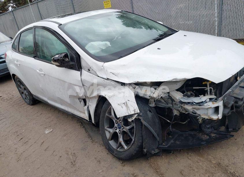 2013 Ford Focus SE (VIN 1FADP3F24DL373799) main photo