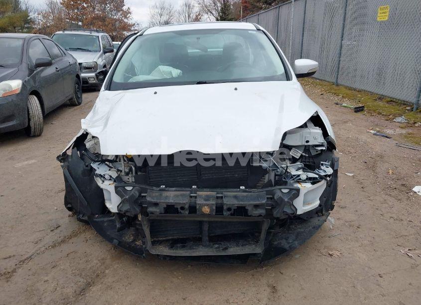 Photo 13 of 2013 Ford Focus SE (VIN 1FADP3F24DL373799)