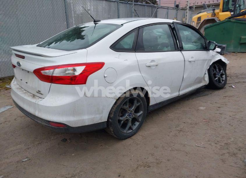 Photo 4 of 2013 Ford Focus SE (VIN 1FADP3F24DL373799)