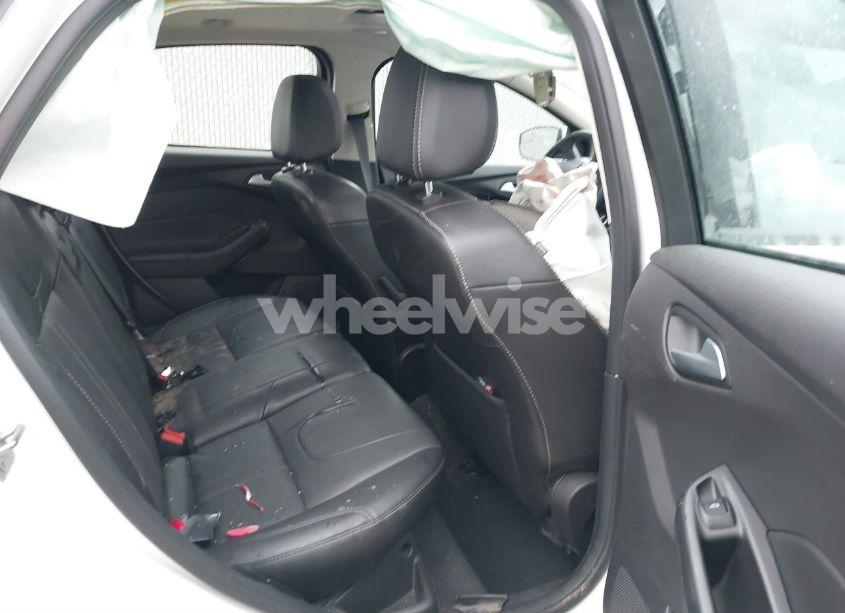Photo 8 of 2013 Ford Focus SE (VIN 1FADP3F24DL373799)