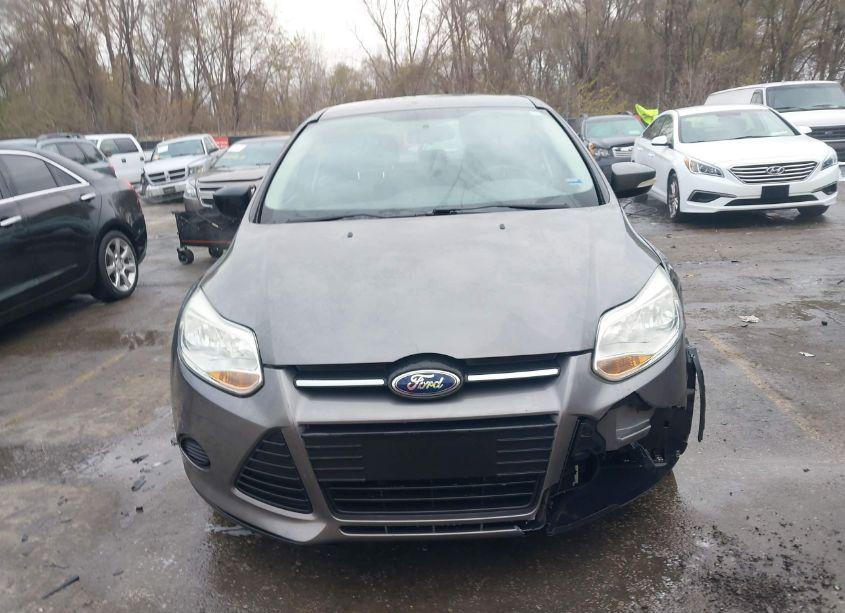 Photo 12 of 2013 Ford Focus SE (VIN 1FADP3F24DL374743)