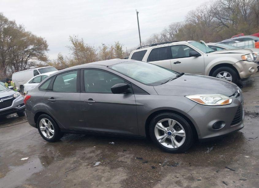 Photo 13 of 2013 Ford Focus SE (VIN 1FADP3F24DL374743)