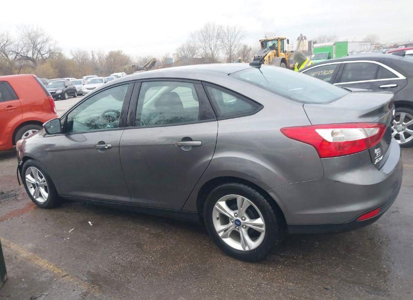 Photo 14 of 2013 Ford Focus SE (VIN 1FADP3F24DL374743)