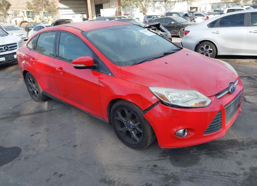 2013 Ford Focus SE (VIN 1FADP3F24DL376105) main photo