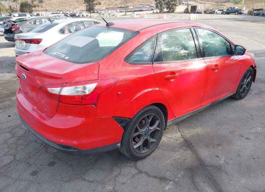 Photo 4 of 2013 Ford Focus SE (VIN 1FADP3F24DL376105)