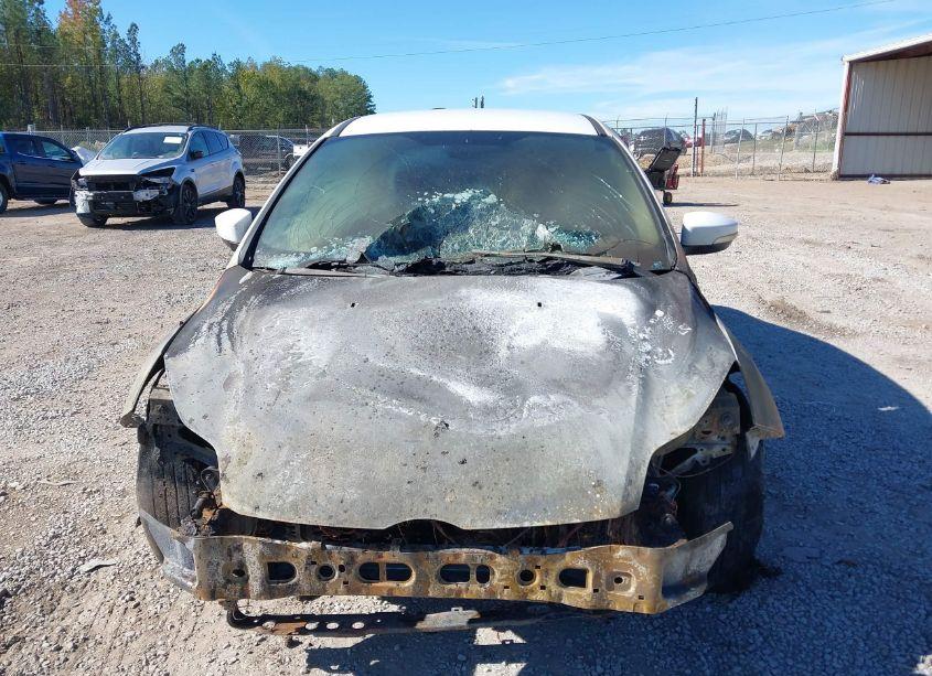 Photo 6 of 2014 Ford Focus SE (VIN 1FADP3F24EL103215)