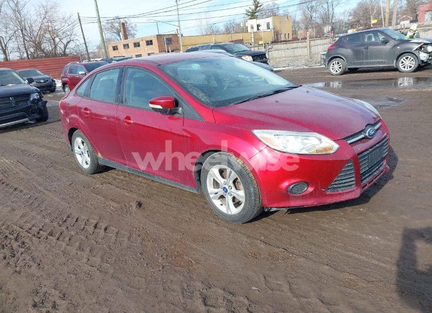 2014 Ford Focus SE (VIN 1FADP3F24EL108124) main photo