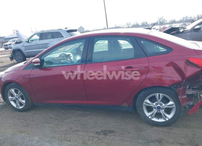 Photo 14 of 2014 Ford Focus SE (VIN 1FADP3F24EL108124)