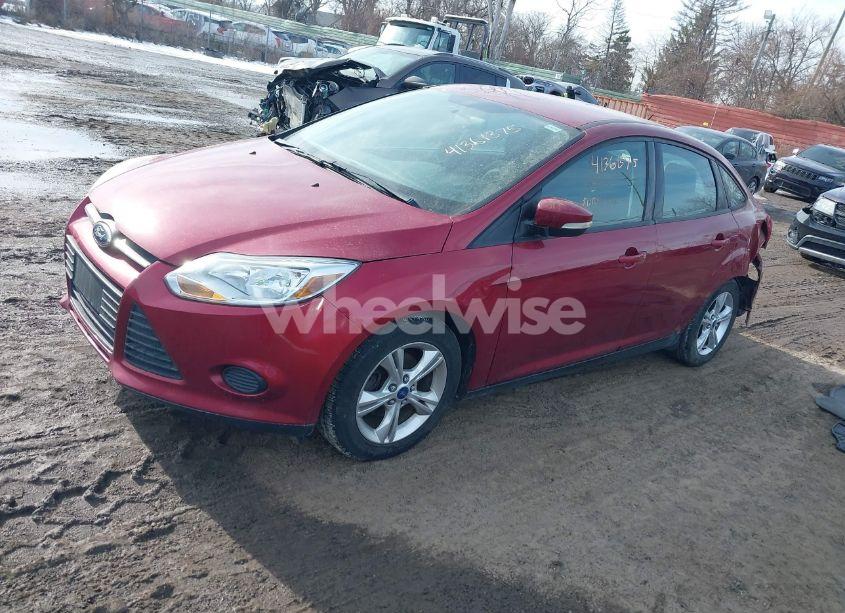 Photo 2 of 2014 Ford Focus SE (VIN 1FADP3F24EL108124)