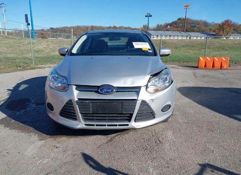 Photo 13 of 2014 Ford Focus SE (VIN 1FADP3F24EL109810)