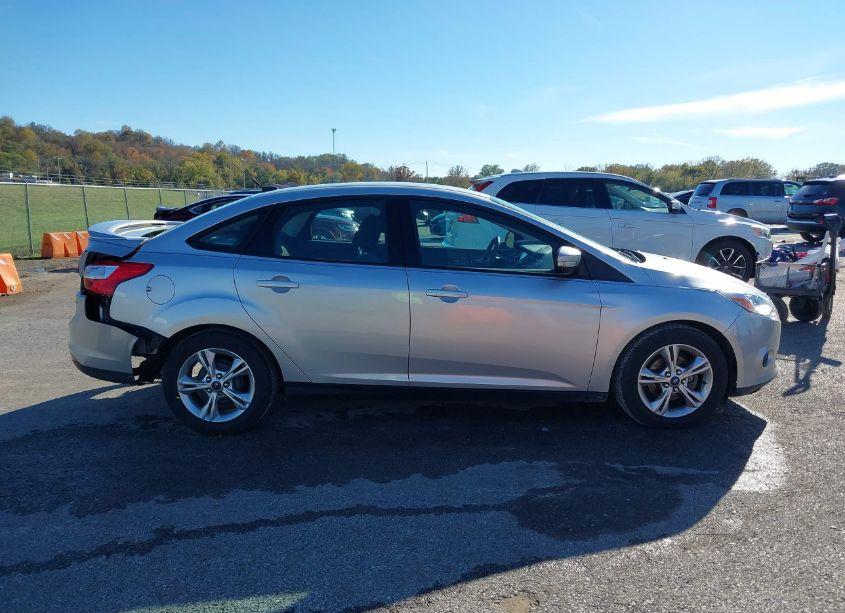 Photo 14 of 2014 Ford Focus SE (VIN 1FADP3F24EL109810)