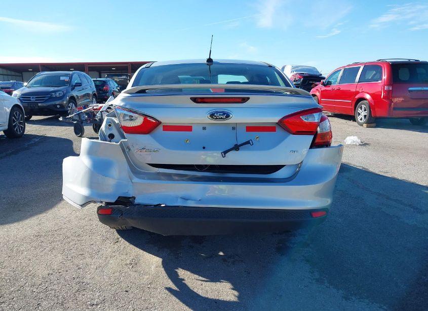 Photo 17 of 2014 Ford Focus SE (VIN 1FADP3F24EL109810)