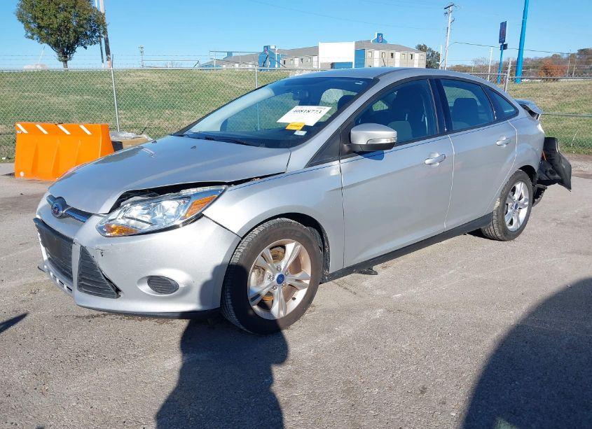 Photo 2 of 2014 Ford Focus SE (VIN 1FADP3F24EL109810)