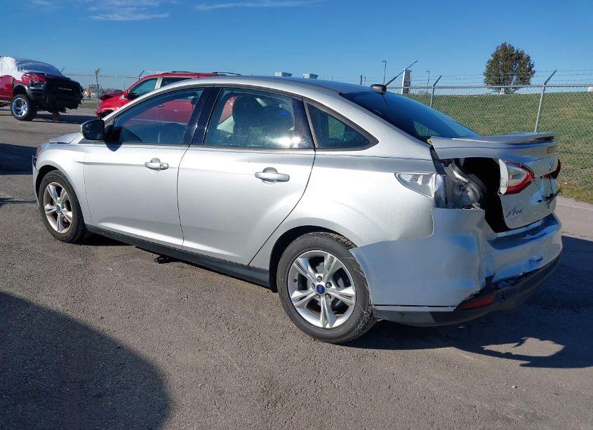 Photo 3 of 2014 Ford Focus SE (VIN 1FADP3F24EL109810)