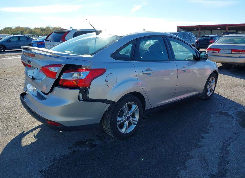 Photo 4 of 2014 Ford Focus SE (VIN 1FADP3F24EL109810)