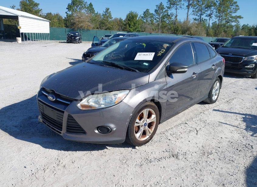 Photo 2 of 2014 Ford Focus SE (VIN 1FADP3F24EL109984)