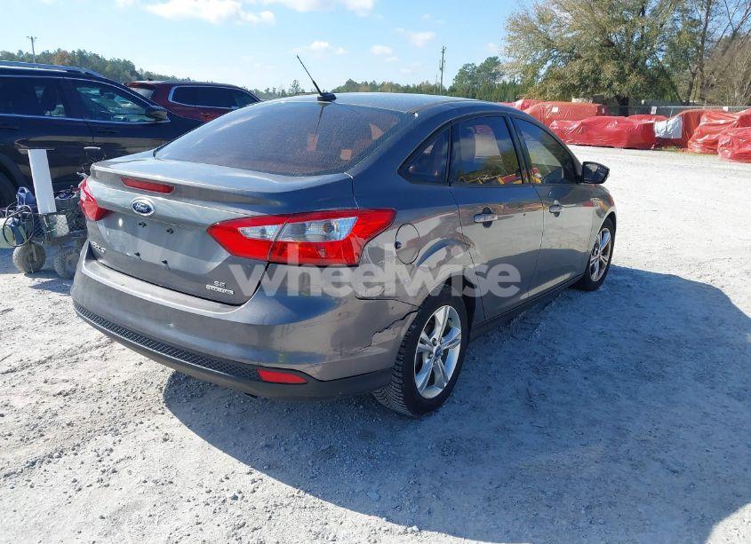 Photo 4 of 2014 Ford Focus SE (VIN 1FADP3F24EL109984)