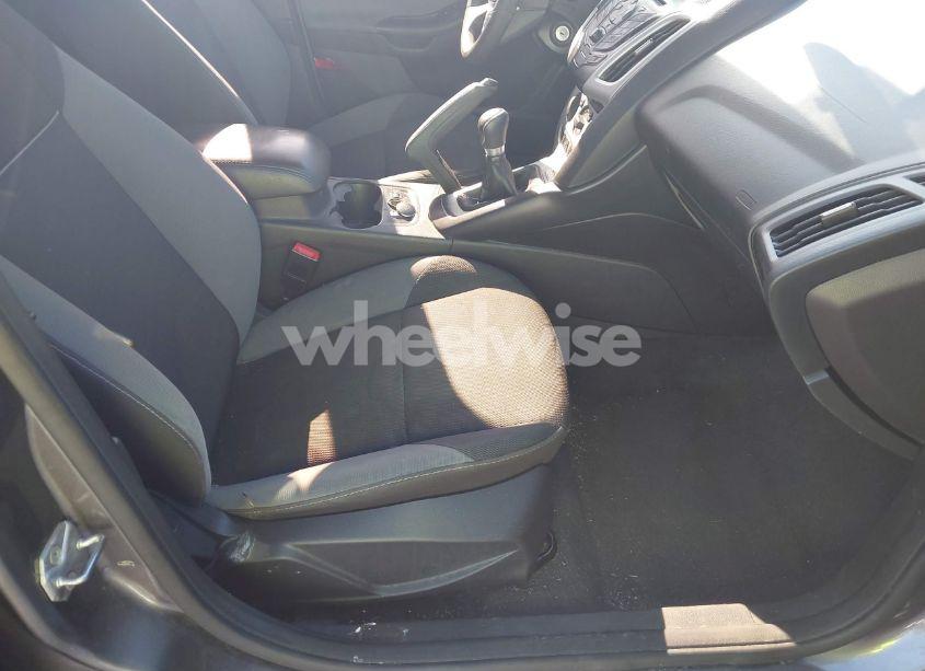 Photo 5 of 2014 Ford Focus SE (VIN 1FADP3F24EL109984)