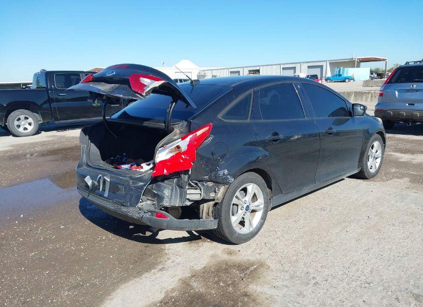 Photo 4 of 2014 Ford Focus SE (VIN 1FADP3F24EL114702)