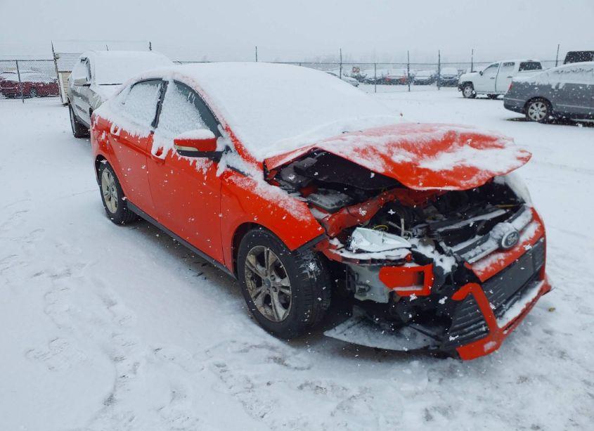 2014 Ford Focus SE (VIN 1FADP3F24EL120824) main photo