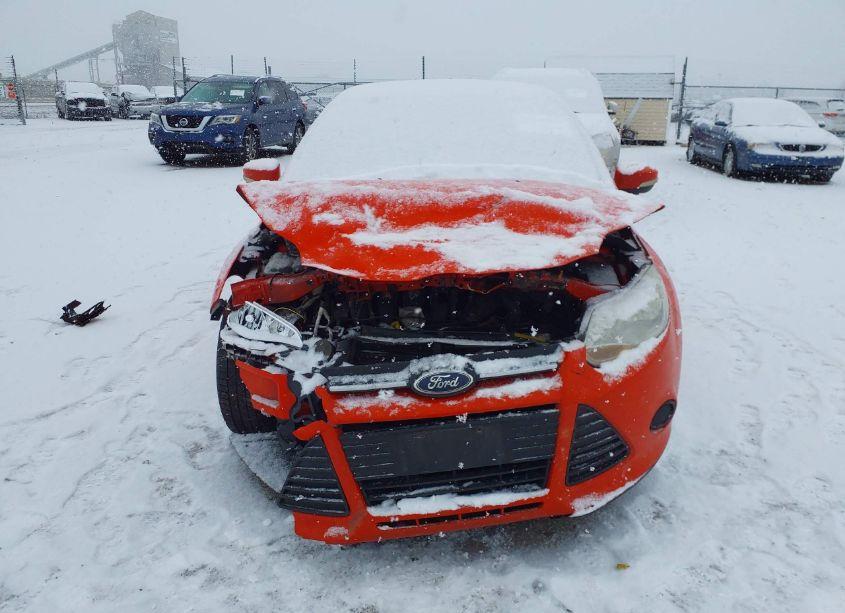 Photo 13 of 2014 Ford Focus SE (VIN 1FADP3F24EL120824)