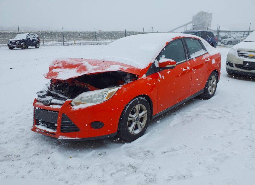 Photo 2 of 2014 Ford Focus SE (VIN 1FADP3F24EL120824)