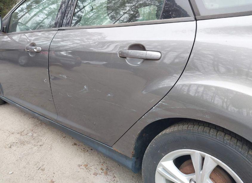 Photo 12 of 2014 Ford Focus SE (VIN 1FADP3F24EL124145)