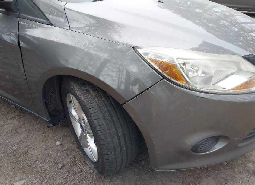 Photo 13 of 2014 Ford Focus SE (VIN 1FADP3F24EL124145)