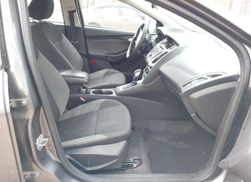 Photo 5 of 2014 Ford Focus SE (VIN 1FADP3F24EL124145)