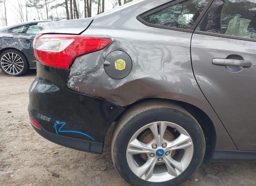 Photo 6 of 2014 Ford Focus SE (VIN 1FADP3F24EL124145)