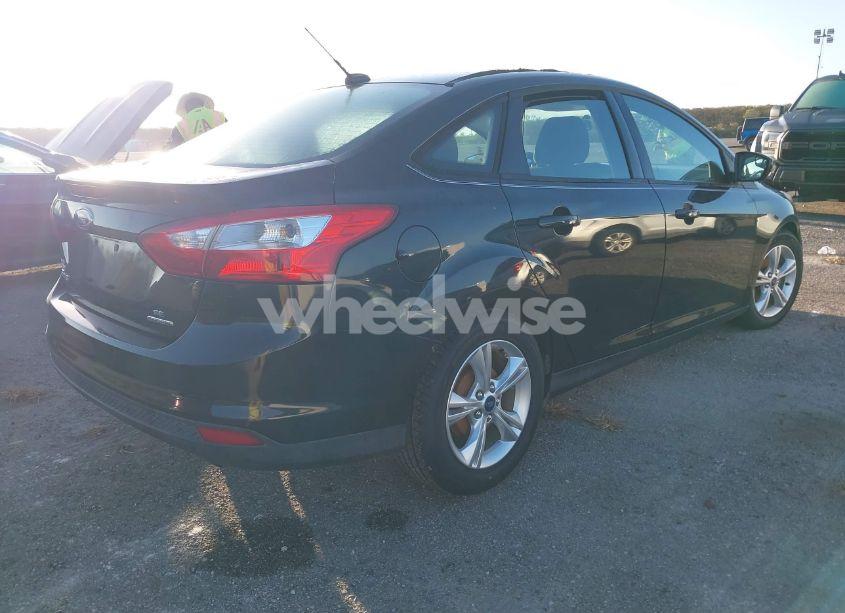 Photo 4 of 2014 Ford Focus SE (VIN 1FADP3F24EL127062)