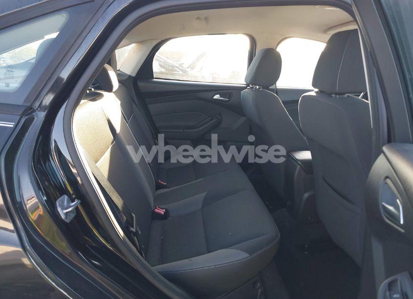 Photo 8 of 2014 Ford Focus SE (VIN 1FADP3F24EL127062)