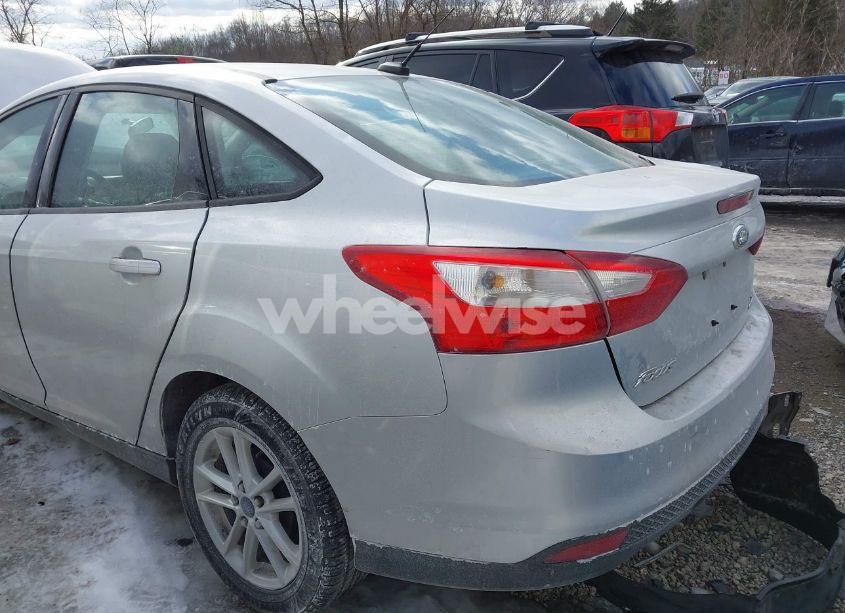Photo 12 of 2014 Ford Focus SE (VIN 1FADP3F24EL136151)