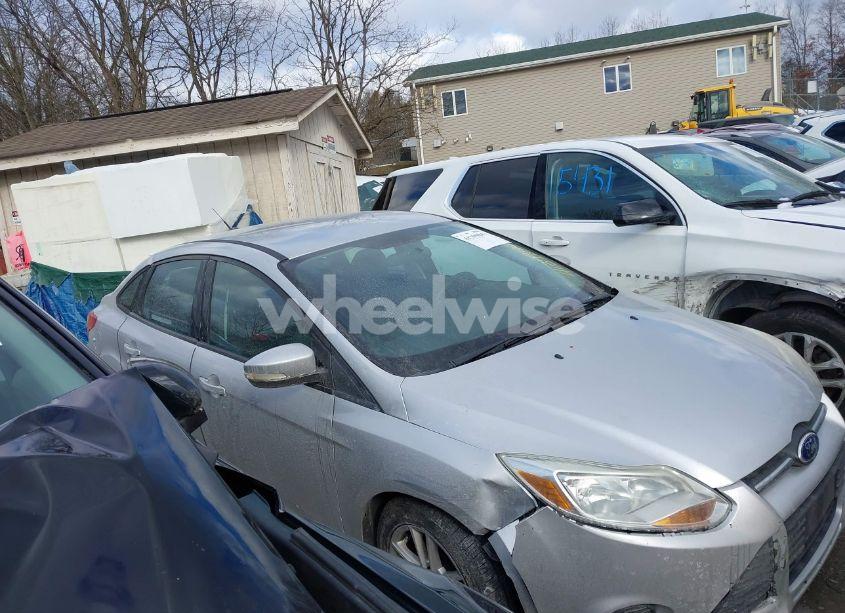 Photo 14 of 2014 Ford Focus SE (VIN 1FADP3F24EL136151)