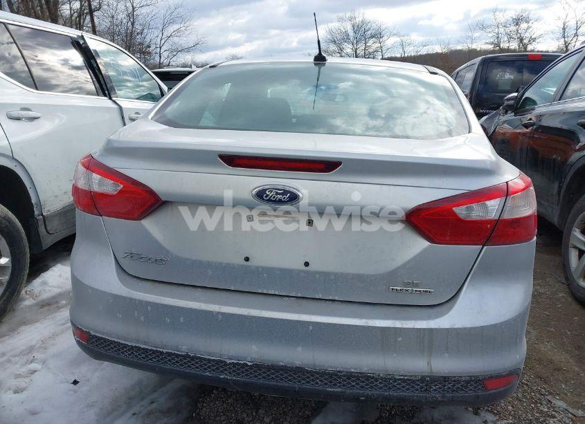 Photo 17 of 2014 Ford Focus SE (VIN 1FADP3F24EL136151)