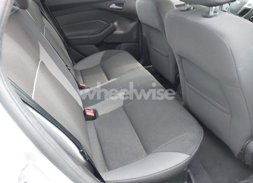 Photo 8 of 2014 Ford Focus SE (VIN 1FADP3F24EL136151)