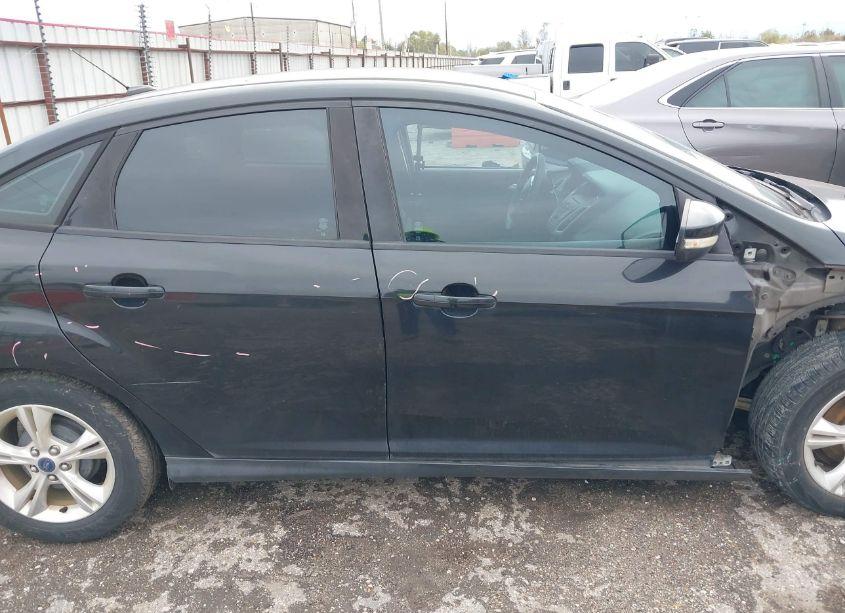Photo 13 of 2014 Ford Focus SE (VIN 1FADP3F24EL148977)