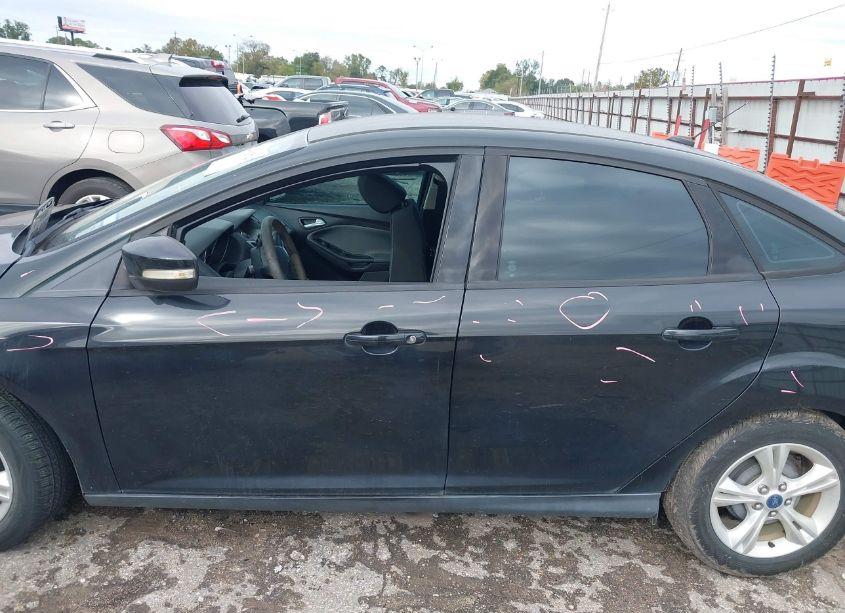 Photo 14 of 2014 Ford Focus SE (VIN 1FADP3F24EL148977)