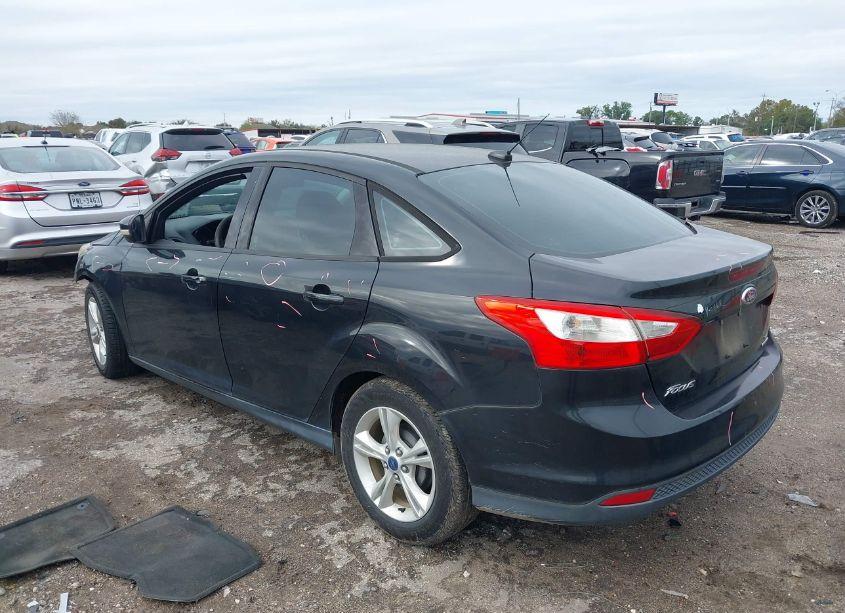 Photo 3 of 2014 Ford Focus SE (VIN 1FADP3F24EL148977)