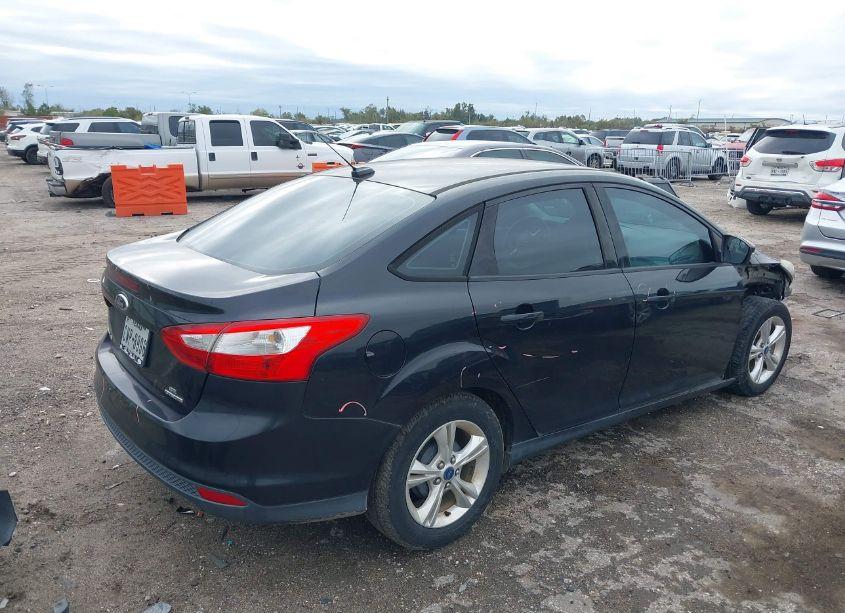 Photo 4 of 2014 Ford Focus SE (VIN 1FADP3F24EL148977)