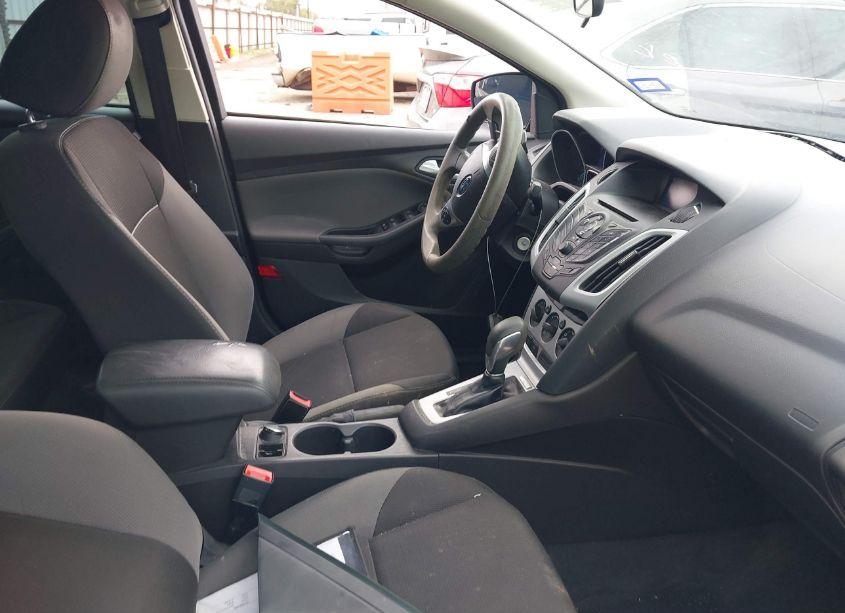 Photo 5 of 2014 Ford Focus SE (VIN 1FADP3F24EL148977)