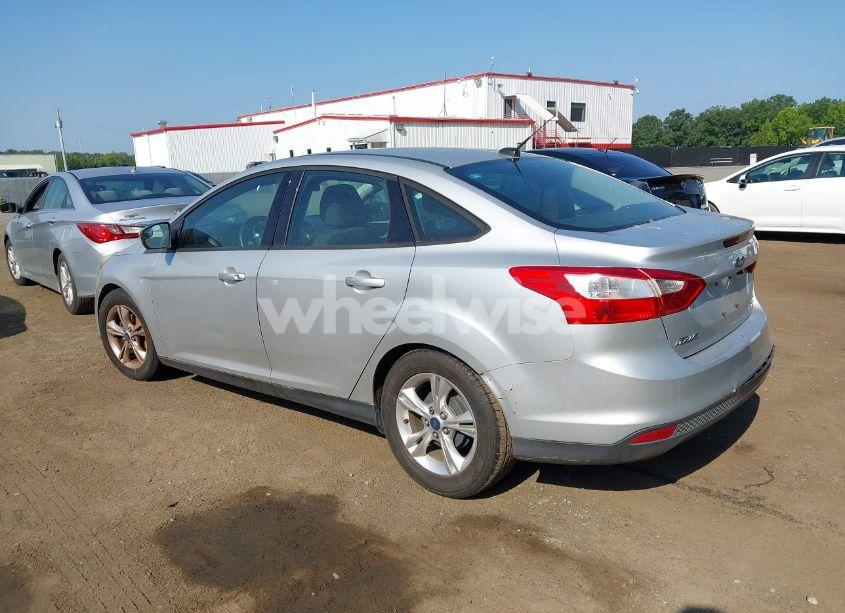 Photo 3 of 2014 Ford Focus SE (VIN 1FADP3F24EL152897)