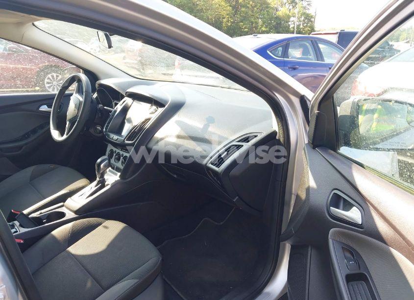 Photo 5 of 2014 Ford Focus SE (VIN 1FADP3F24EL152897)