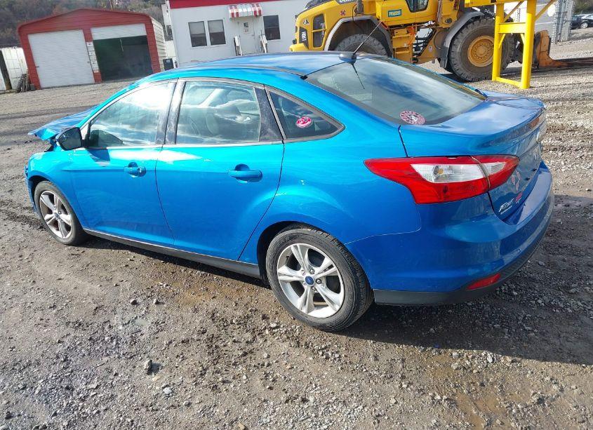 Photo 3 of 2014 Ford Focus SE (VIN 1FADP3F24EL153998)