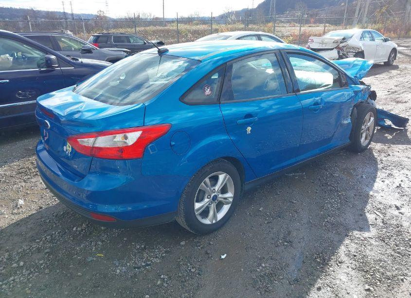 Photo 4 of 2014 Ford Focus SE (VIN 1FADP3F24EL153998)
