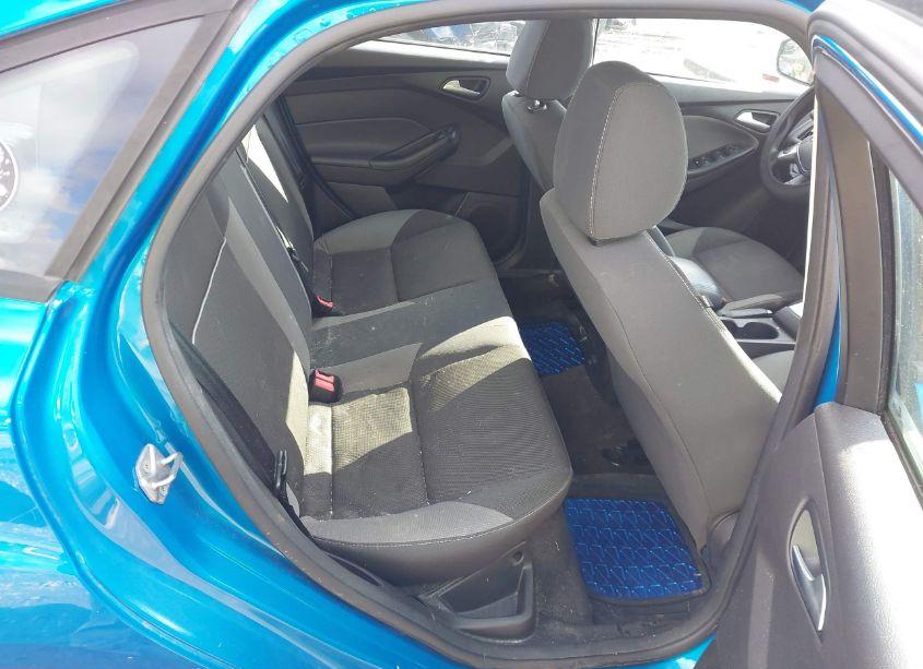 Photo 8 of 2014 Ford Focus SE (VIN 1FADP3F24EL153998)