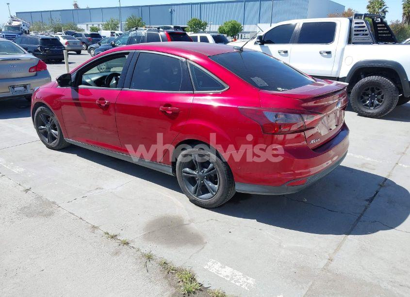 Photo 3 of 2014 Ford Focus SE (VIN 1FADP3F24EL162622)
