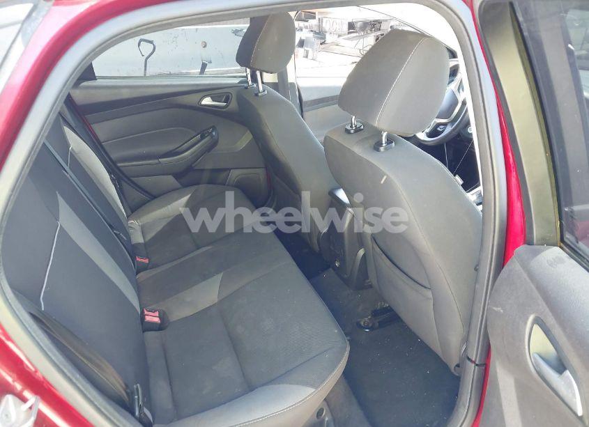 Photo 8 of 2014 Ford Focus SE (VIN 1FADP3F24EL162622)