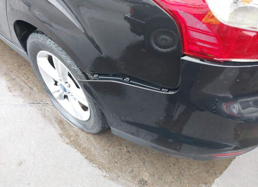 Photo 12 of 2014 Ford Focus SE (VIN 1FADP3F24EL163141)