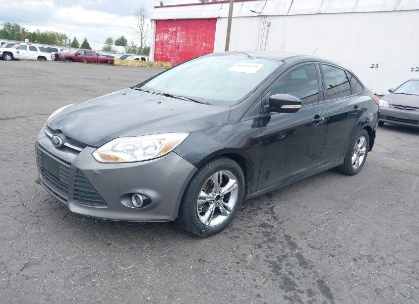 Photo 2 of 2014 Ford Focus SE (VIN 1FADP3F24EL163141)